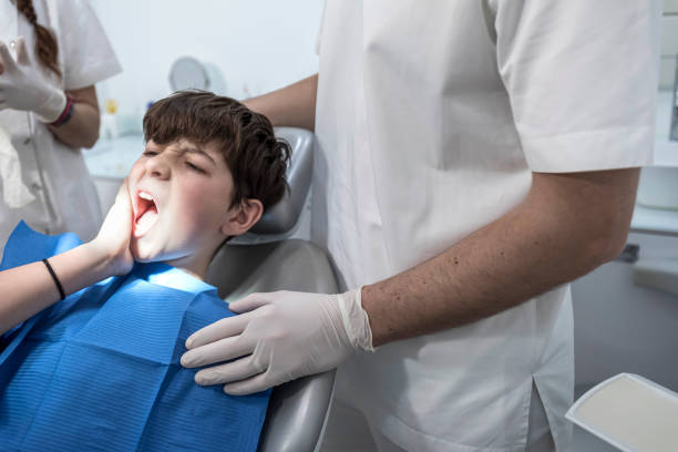 Best Emergency Tooth Extraction  in Sharpes, FL